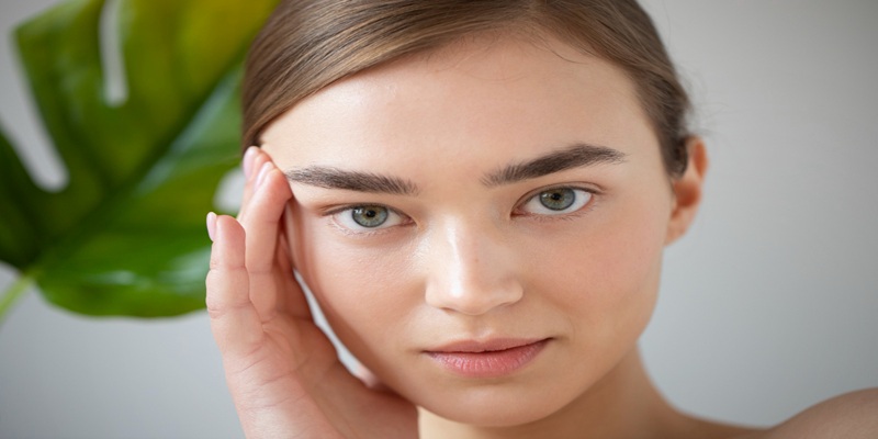 Bleached Brows: How to Achieve and Maintain This Bold Look?